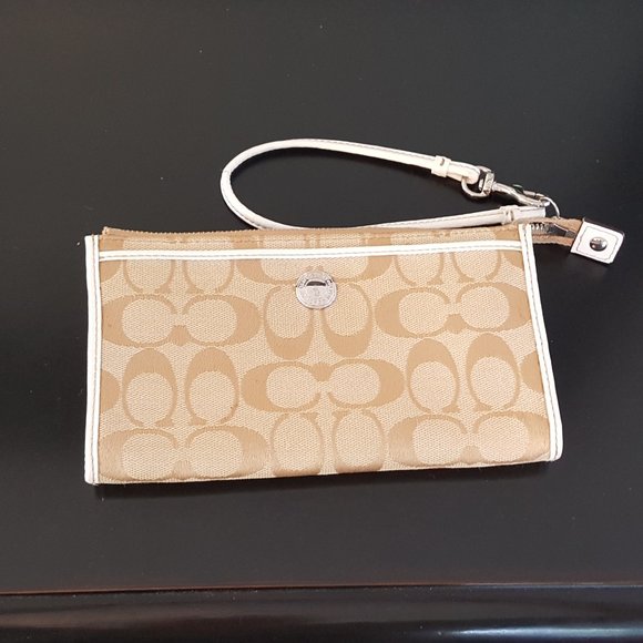Coach Handbags - COACH Signature wallet wristlet